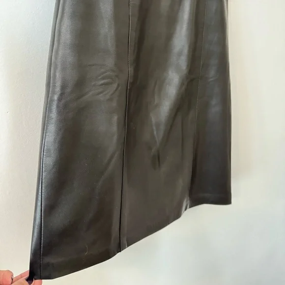 Pre-Loved DANIER Genuine Pencil Black Leather Skirt - Size 4 US - Picture 5 of 16